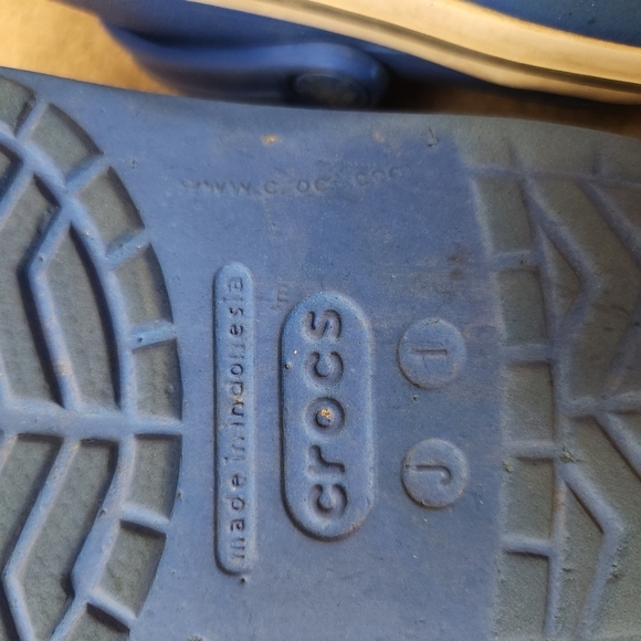 CROCS Blue Crocband Clogs J1 Size 1 Youth - Picture 14 of 16